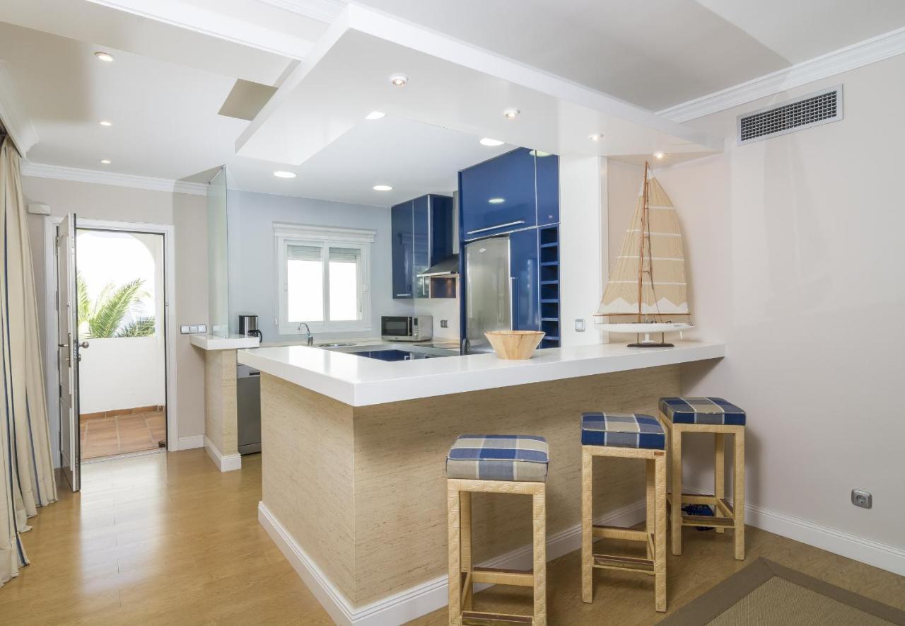 Hb - Comfortable Beachfront Holiday Apartment 에스테포나 외부 사진
