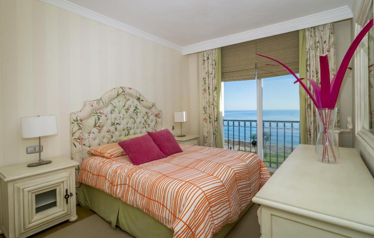 Hb - Comfortable Beachfront Holiday Apartment 에스테포나 외부 사진