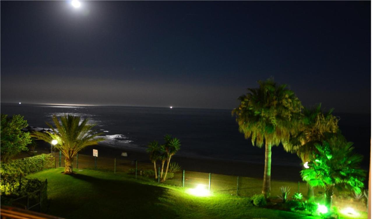 Hb - Comfortable Beachfront Holiday Apartment 에스테포나 외부 사진