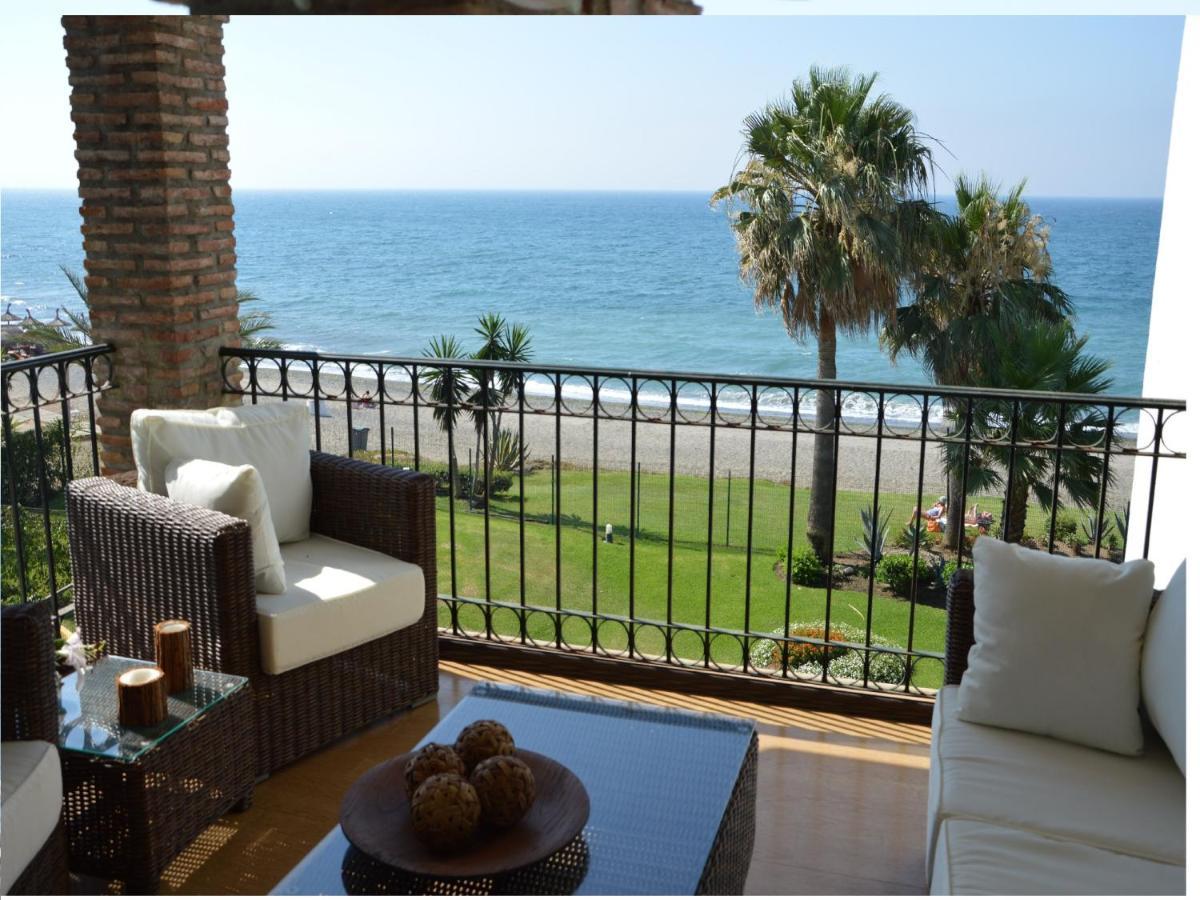 Hb - Comfortable Beachfront Holiday Apartment 에스테포나 외부 사진
